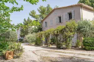 Image of BASTIDE LE JAS AT THE FOOT OF THE GARLABAN ON THE MARCEL PAGNOL CIRCUIT