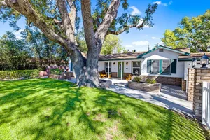 Image of Downtown home w\/private hot tub, pool table, gas grill, W\/D, AC