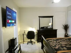 Image of GORGEOUS 1 BEDROOM WITH FREE WIFI & STREET PARKING