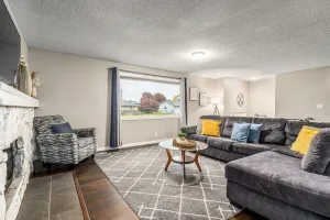 Image of Spacious Valley Home  I  Perfect for Families!