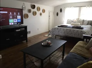 Image of 'Edith' Carriage House Getaway - I-75\/Hamburg!