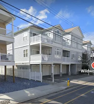 Image of Studio 1 1\/2 blocks to Convention Center and beach. Wheelchair accessible.