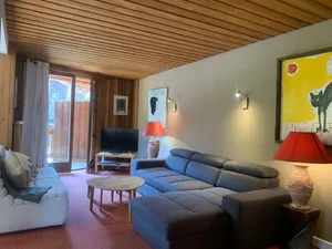 Image of Spacious 3\/4 Rooms Apt for 7 with Large Balcony, Near Slopes and Shops