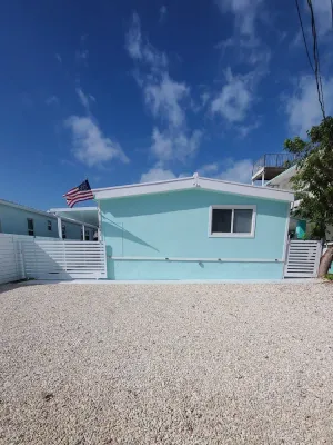 Image of Ideal Keys Getaway! Bring your family, boat and enjoy Keys living!