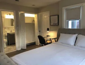 Image of WALK TO METRO\/ENTIRE HOUSE\/3 MASTERBEDS Short-term
