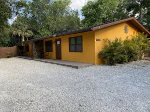 Image of 2 Bed\/1 Bath - Unit B