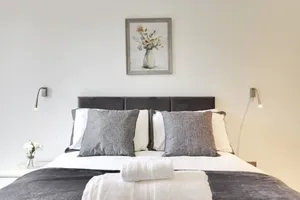 Image of Luxury 1-Bed Flat, St Albans, Fast WiFi, Smeg Appliances