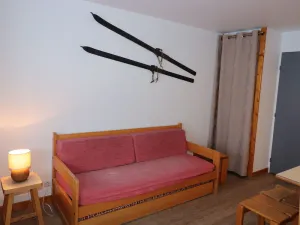 Image of Studio rénové pour 4 personnes, proche pistes et commerces, balcon, WIFI, animaux acceptés - FR-1-502-388