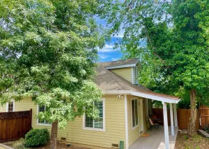 Image of Charming Downtown Cottage
