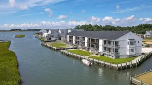 Image of Stingray - Waterfront & waterside balcony!