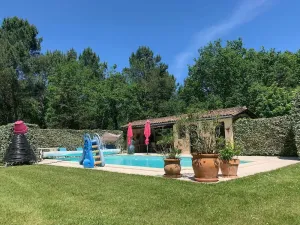 Image of 7 minutes from Lac de Maubuisson, 15 from CARCANS page