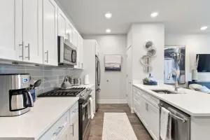 Image of Luxurious & Beautiful - 2br\/2ba w\/ Pool! Bywater!