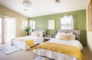 Image of Large Fully Furnished 5 Bedroom Home