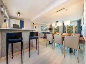 Image of Apartment with sea view, 3 bedrooms and balcony