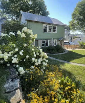 Image of Charming Carriage House in the Heart of Kennett