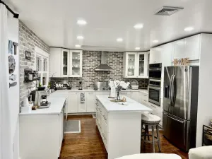 Image of Cheerful 4-Bedroom Lake Home with fireplace