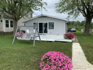 Image of Cozy Cottage on Oliver Lake