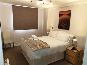 Image of Birmingham Garnet 3-bedroom Apartment City Centre