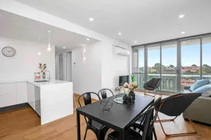 Image of Domi Rentals - Huge Malvern Rd Penthouse and View