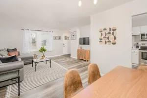 Image of Minutes from Downtown, EAA, University - 3 bedroom