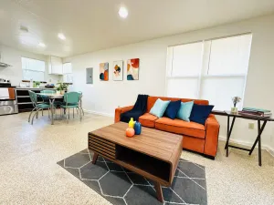 Image of [614.5 A Jenkins]OU-Walk to Campus, Downtown Designer studio, and walking distance to Art and Dinos