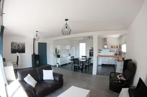 Image of House in Crozon between the village and the beaches.