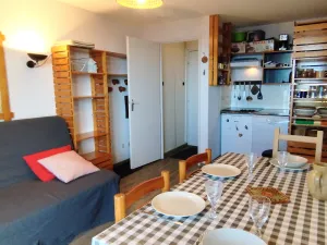 Image of 2-room apt at foot of slopes, 141 m², elevator, ski locker