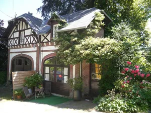 Image of Charming house with flower garden (beach 10min walk)