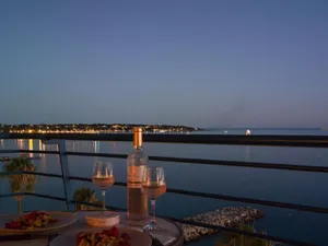 Image of 'La Caravelle', seafront, top \/ 8th floor