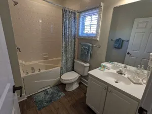 Image of cottage sleeps 6-10 -  incluudes both 2 bedroom and 1 bedroom in unuit