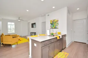 Image of Beautiful 1BD\/Pool View Apt