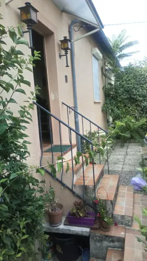 Image of Large terraced house, with garden, in quiet area