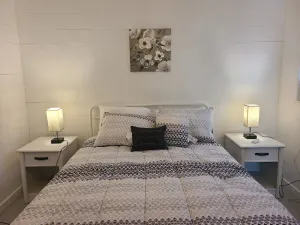 Image of Your  Special Cozy Getaway Free Parking  Washer & Dryer Netflix's