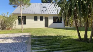 Image of Villa avec piscine privée, sauna, jardin et parking