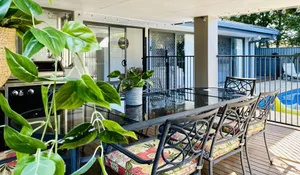 Image of Luxury home with pool close to Surfers Paradise