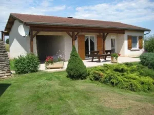 Image of Cozy Ground-Level Cottage with Terrace, Near Thermal Baths and Marina, Sleeps 4