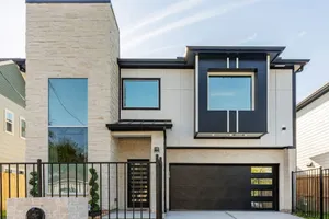 Image of Alim Pad 3: Brand New Modern house near downtown