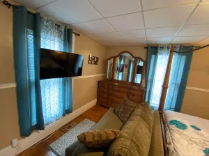 Image of White House Lodge-Lower Studio