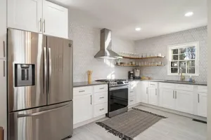 Image of EXPO's Cheerful 4-Bed w\/Firepit Cherry St, UticaSq