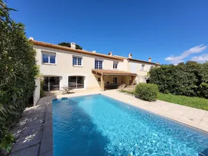 Image of Grande maison familiale avec piscine, proche plage