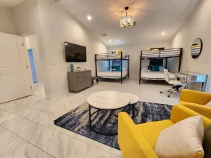 Image of The Villa Orlando College Park Sleeps16 - Monthly Stays