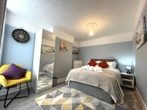Image of Spacious home sleeps 8 Nr Etihad Coop Live & City