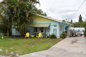 Image of Classic fishing cabin with free kayaks\/boats!Close to beach! Dock your boat n\/c!