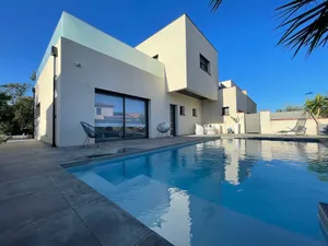 Image of Superbe villa contemporaine avec piscine et climatisation - FR-1-776-82