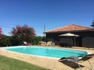 Image of Beautiful 4-Bed country cottage with pool