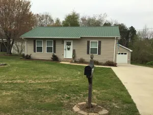 Image of Adorable “Hudson Hideaway Cottage”