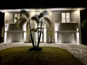 Image of THE ONE& ONLY Villa Imperial Bonita Springs 5 minutes to the beach, 4 bed\/3 bath