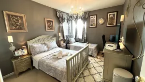 Image of Nabor(8) lovely comfy suite with 2 beds quite safe with private bathroom