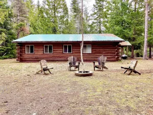 Image of Rustic log cabin