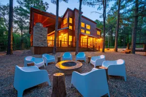 Image of Secluded & Modern 3BR+Bunk Rm in Prime Location!